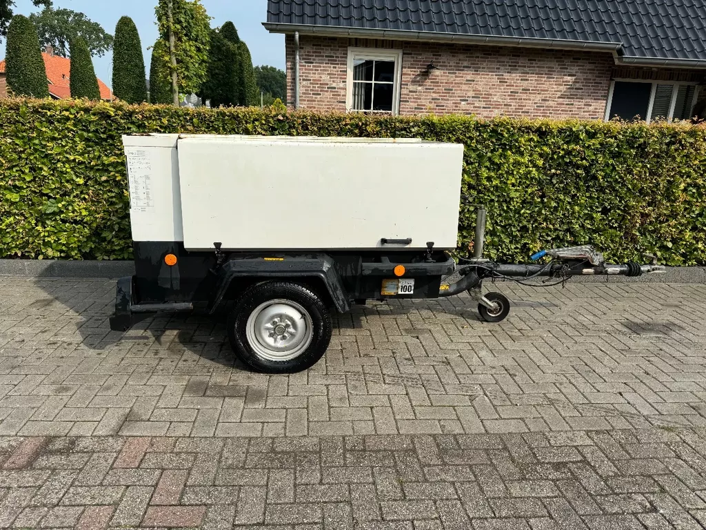 Atlas-Copco xas 66 g 230 v mobile compressor