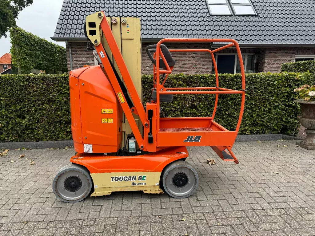 JLG toucan 8 e