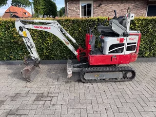 Takeuchi tb 210 r hybride