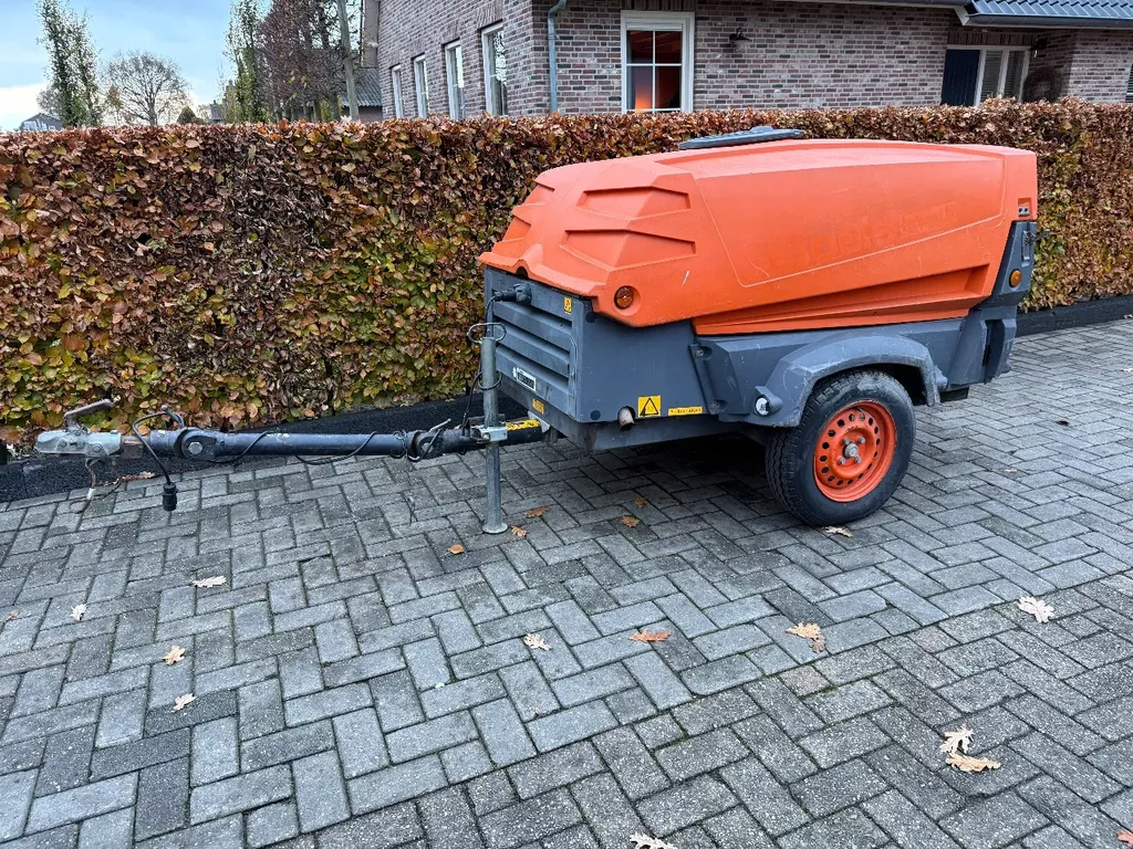 Atlas-Copco xas57 mobile compressor