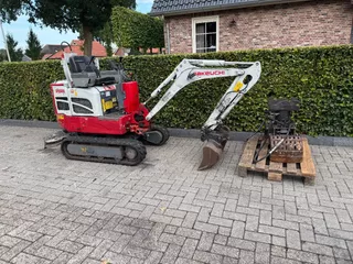 Takeuchi tb 210 r hybride