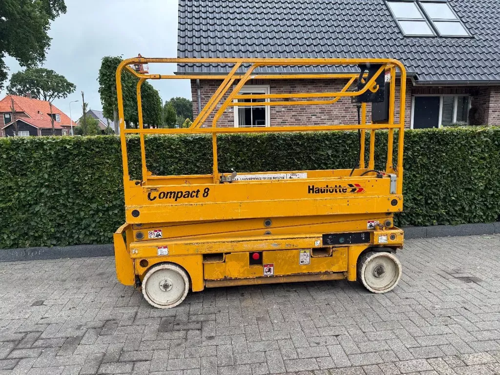 Haulotte compact 8